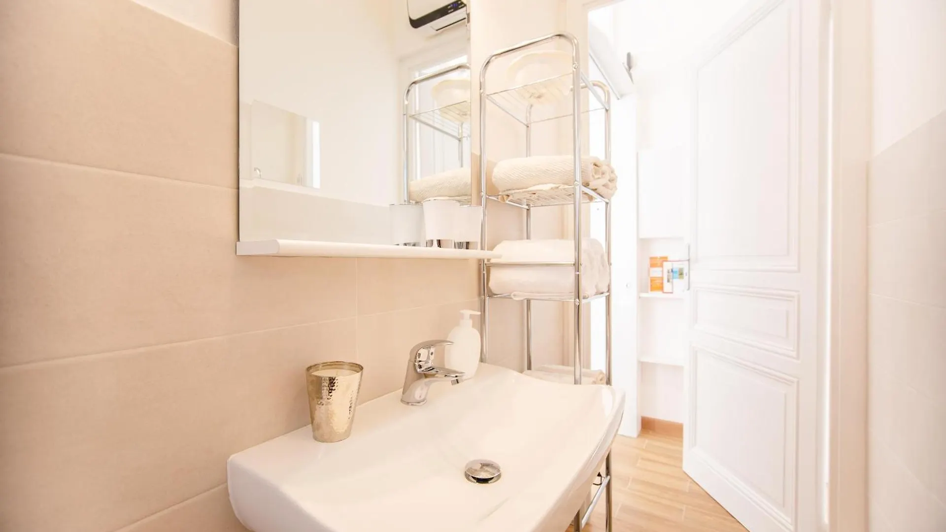 Cuore Di Sanremo Apartment And Free Parking